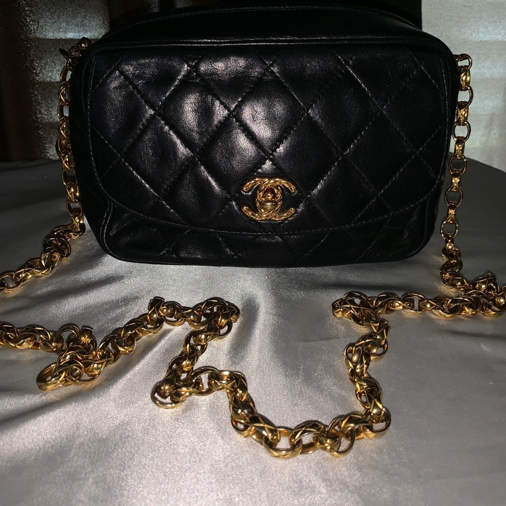 CHANEL Vintage Black Lambskin Gold Chain Bag